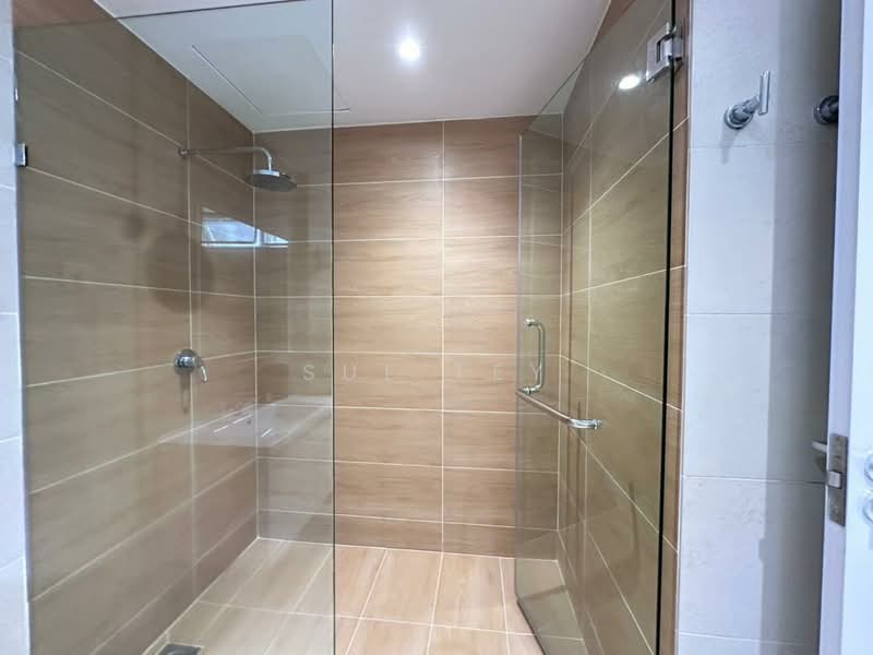 Kondominium untuk Dijual di Desa Angkasa - Sue Tey - Bathroom - PropertyGuru.com.my