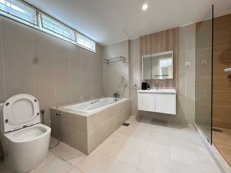 Kondominium untuk Dijual di Desa Angkasa - Sue Tey - Bathroom - PropertyGuru.com.my
