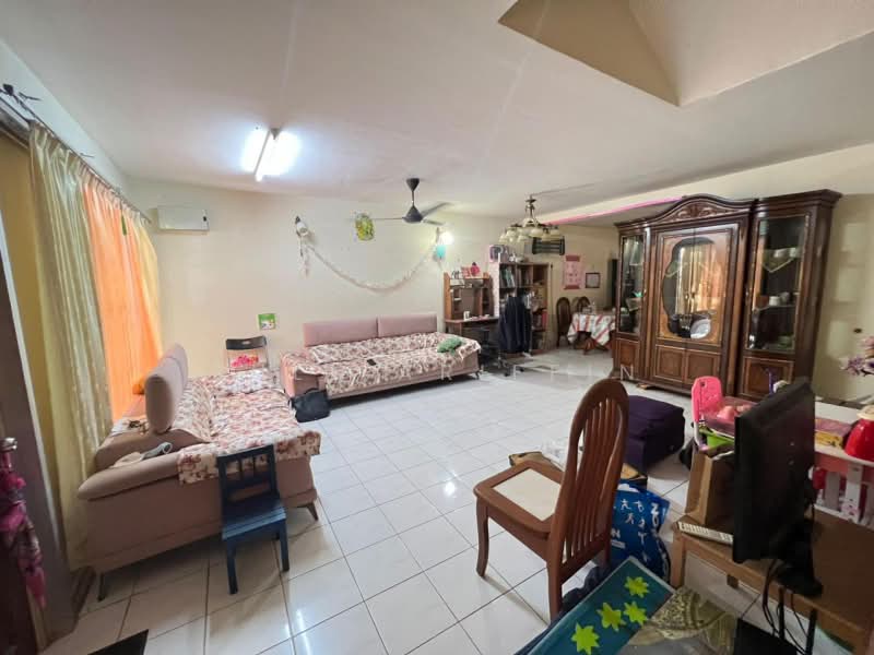2.5-storey Terraced House for Sale in Taman Bukit Permata (Selayang) - ZULL ARIFFIN - Living Room - PropertyGuru.com.my