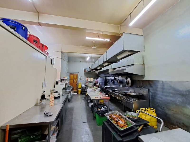 Shop for Sale in Subang Jaya (Selangor) - James Loh - Kitchen - PropertyGuru.com.my