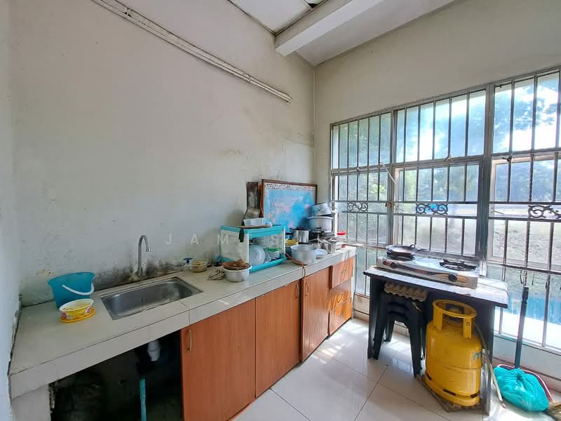 Shop for Sale in Subang Jaya (Selangor) - James Loh - Kitchen - PropertyGuru.com.my
