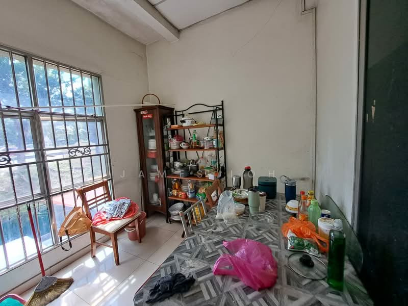 Shop for Sale in Subang Jaya (Selangor) - James Loh - Kitchen - PropertyGuru.com.my