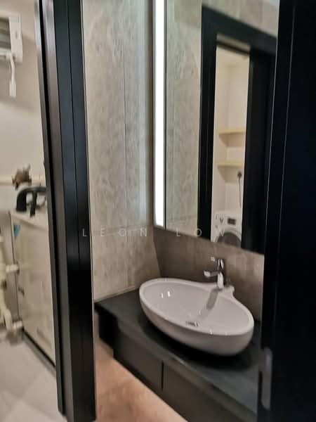 Servis Apartment untuk Disewa di The Ritz-Carlton Residences - Leon Low - Bathroom - PropertyGuru.com.my