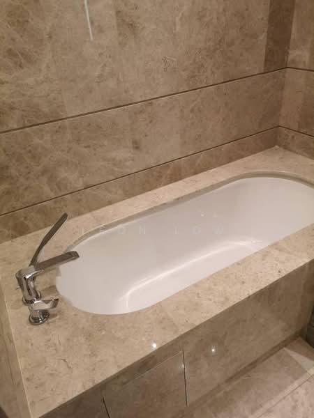 Servis Apartment untuk Disewa di The Ritz-Carlton Residences - Leon Low - Bathroom - PropertyGuru.com.my