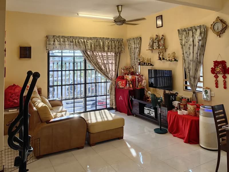 Rumah Teres 2 Tingkat untuk Dijual di Pulau Pinang (Jelutong) - Gaik Suan Tan - Living Room - PropertyGuru.com.my