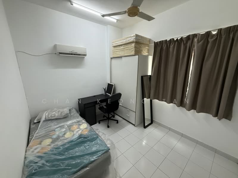 Servis Apartment untuk Dijual di E-Tiara - Chan Keong Tan - Bedroom - PropertyGuru.com.my