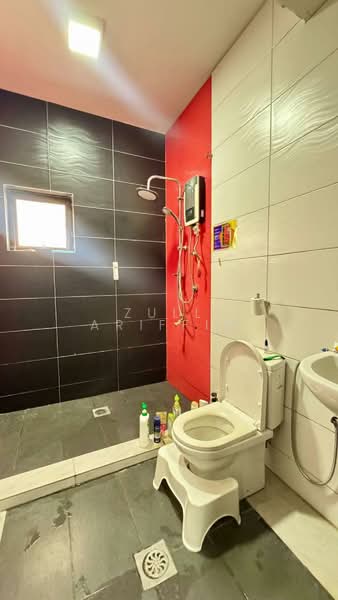 2.5-storey Terraced House for Sale in Kuala Selangor (Selangor) - ZULL ARIFFIN - Bathroom - PropertyGuru.com.my