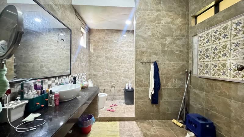2.5-storey Terraced House for Sale in Kuala Selangor (Selangor) - ZULL ARIFFIN - Bathroom - PropertyGuru.com.my