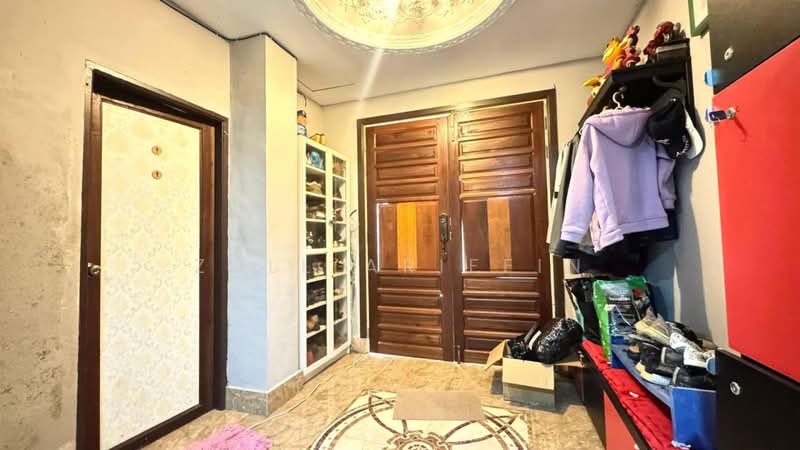 2.5-storey Terraced House for Sale in Kuala Selangor (Selangor) - ZULL ARIFFIN - Entrance - PropertyGuru.com.my