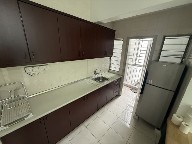 Servis Apartment untuk Disewa di E-Tiara - Chan Keong Tan - Kitchen - PropertyGuru.com.my