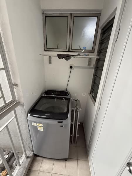Servis Apartment untuk Disewa di E-Tiara - Chan Keong Tan - Balcony - PropertyGuru.com.my