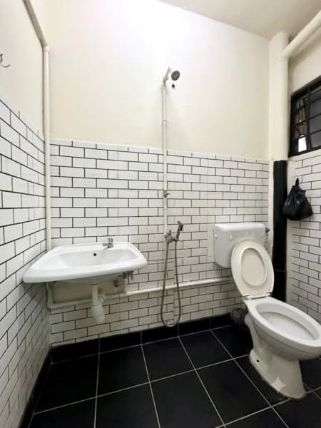 Apartment for Sale at Pandan Terrace Apartment - Stephen Lim - Bathroom - PropertyGuru.com.my