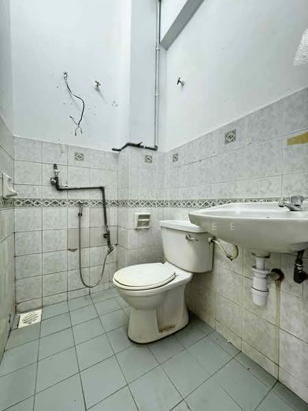 2-storey Terraced House for Sale in Taman Wawasan (Puchong) - Jayden Lee - Bathroom - PropertyGuru.com.my