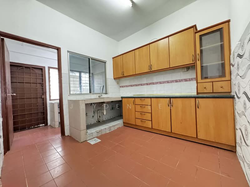 2-storey Terraced House for Sale in Taman Wawasan (Puchong) - Jayden Lee - Kitchen - PropertyGuru.com.my