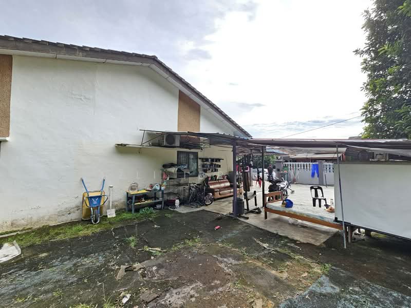 Rumah Teres 1 Tingkat untuk Dijual di Taman Bukit Mewah (Kajang) - Azli Ibrahim - Exterior - PropertyGuru.com.my
