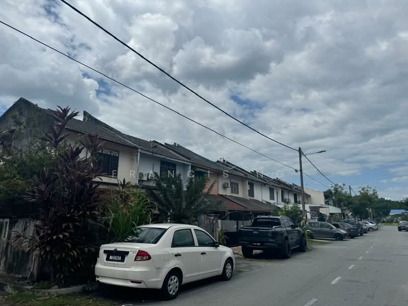 2-storey Terraced House for Sale in Taman Impian Ehsan (Balakong) - Francis Ng - Exterior - PropertyGuru.com.my