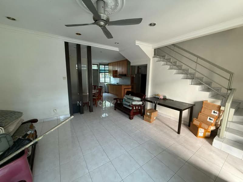 Rumah Teres untuk Disewa di Taman Desa Tebrau (Tebrau) - Nick Low - Living Room - PropertyGuru.com.my