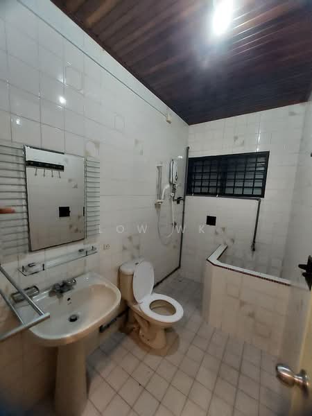 2-storey Terraced House for Sale in Taman Bukit Desa (Taman Desa) - LOW WK - Bathroom - PropertyGuru.com.my