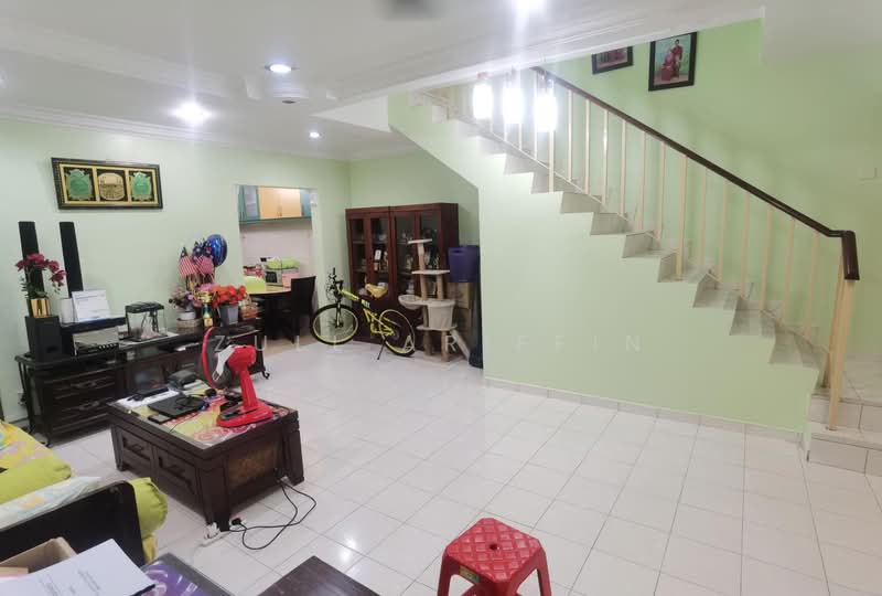 Rumah Teres 2 Tingkat untuk Dijual di Taman Gombak Permai (Batu Caves) - ZULL ARIFFIN - Living Room - PropertyGuru.com.my
