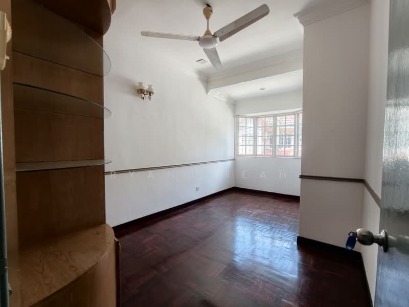 Rumah Teres 2 Tingkat untuk Dijual di Bandar Sri Damansara (Selangor) - Ryan Cheah - Living Room - PropertyGuru.com.my