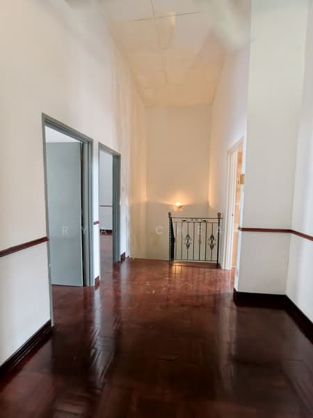 Rumah Teres 2 Tingkat untuk Dijual di Bandar Sri Damansara (Selangor) - Ryan Cheah - Corridor - PropertyGuru.com.my