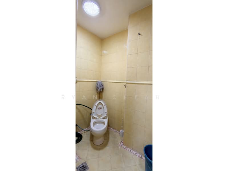 Rumah Teres 2 Tingkat untuk Dijual di Bandar Sri Damansara (Selangor) - Ryan Cheah - Bathroom - PropertyGuru.com.my