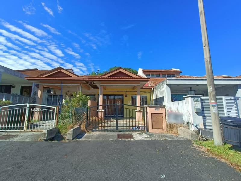 Rumah Teres 1 Tingkat untuk Dijual di Taman Puncak Jalil (Seri Kembangan) - Azli Ibrahim - Exterior - PropertyGuru.com.my