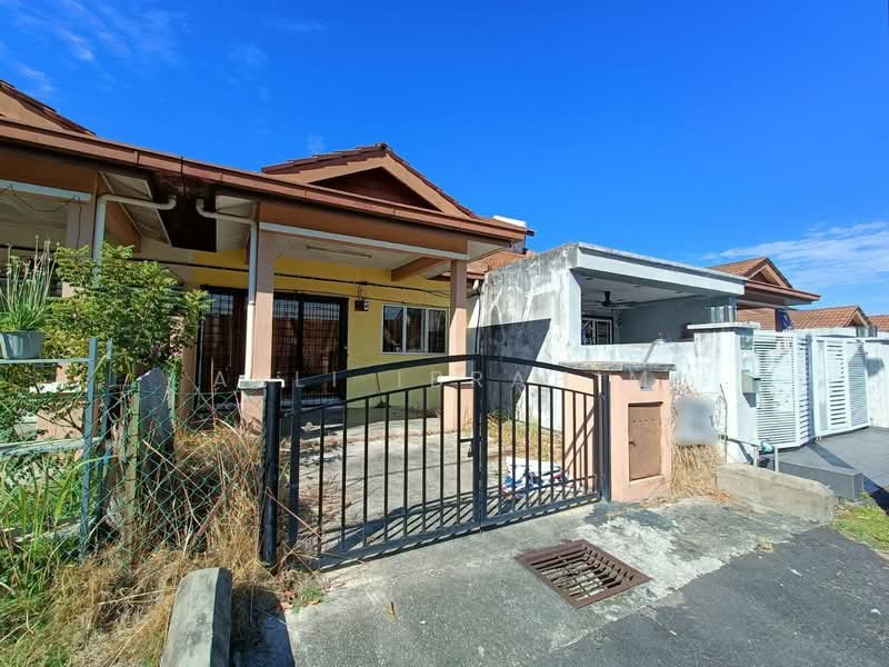 Rumah Teres 1 Tingkat untuk Dijual di Taman Puncak Jalil (Seri Kembangan) - Azli Ibrahim - Exterior - PropertyGuru.com.my