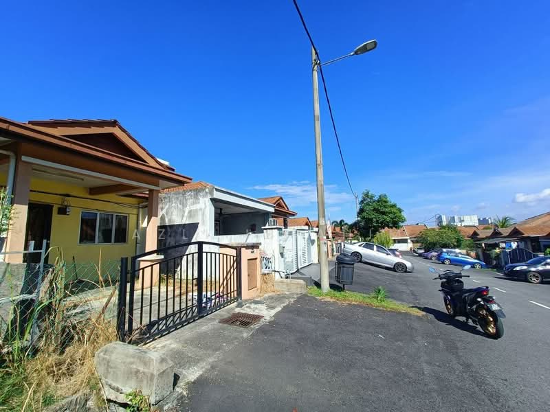 Rumah Teres 1 Tingkat untuk Dijual di Taman Puncak Jalil (Seri Kembangan) - Azli Ibrahim - Exterior - PropertyGuru.com.my