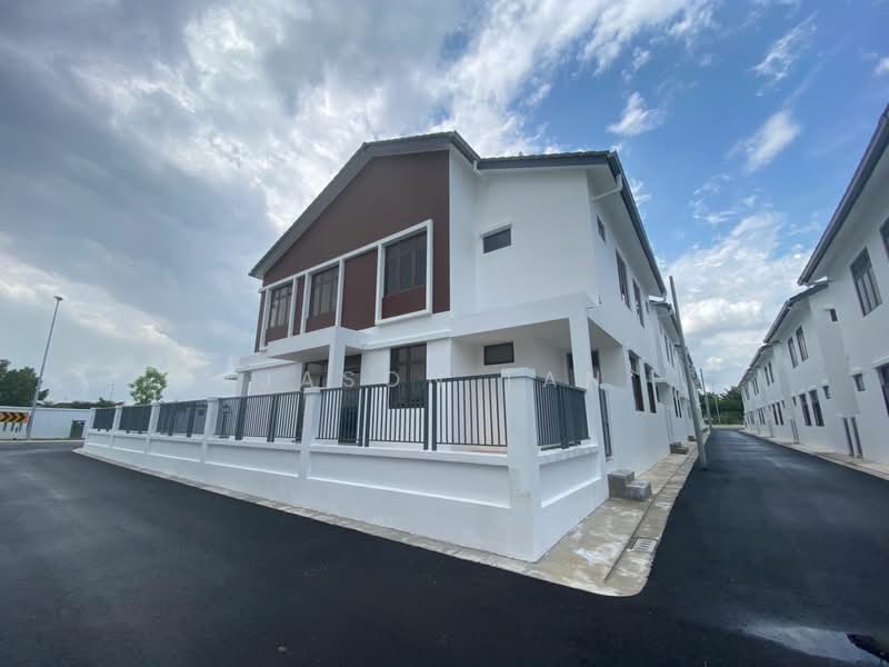 2-storey Terraced House for Sale in Mutiara Rini (Skudai) - Jason Tan - Exterior - PropertyGuru.com.my