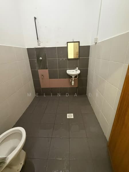 Rumah Teres 2 Tingkat untuk Dijual di Taman Sri Pulai Perdana 2 (Skudai) - Melinda Ee - Bathroom - PropertyGuru.com.my