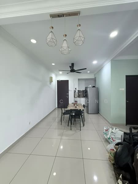 Kondominium untuk Dijual di Residensi Zamrud - Bob Cheong - Living Room - PropertyGuru.com.my