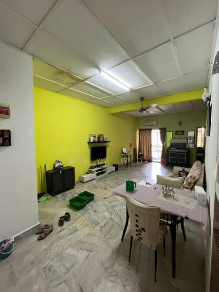Pangsapuri untuk Dijual di Apartment Ruby - Abby Woo - Living Room - PropertyGuru.com.my