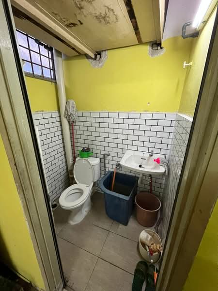 Pangsapuri untuk Dijual di Apartment Ruby - Abby Woo - Bathroom - PropertyGuru.com.my