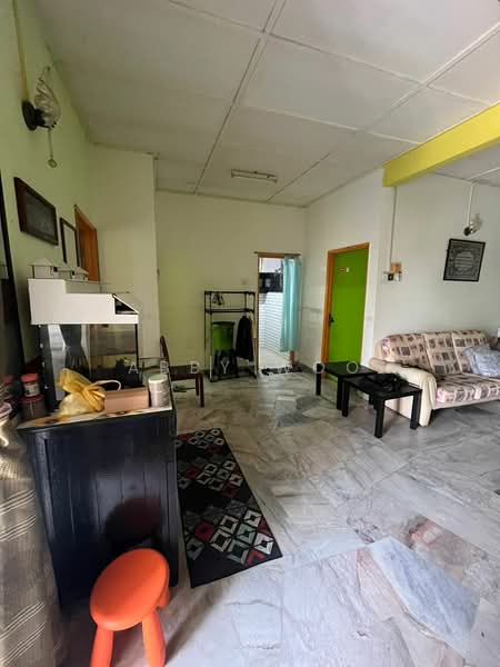 Pangsapuri untuk Dijual di Apartment Ruby - Abby Woo - Living Room - PropertyGuru.com.my