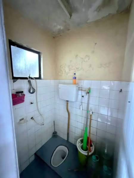 Rumah Teres 2 Tingkat untuk Dijual di Taman Perling (Perling) - Janlly Jong - Bathroom - PropertyGuru.com.my