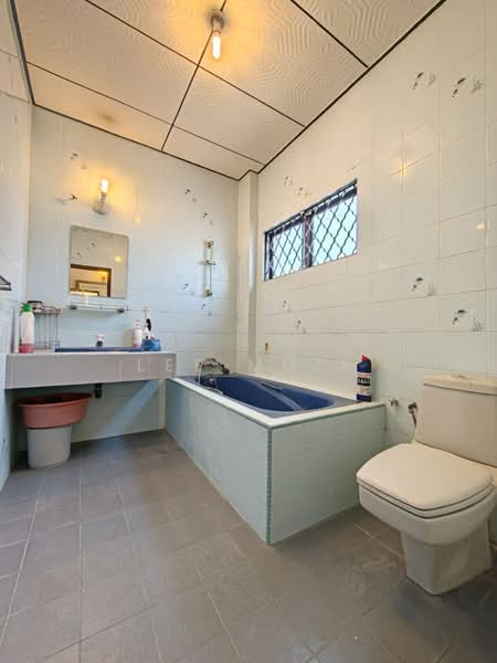 Rumah Berkembar untuk Dijual di Ipoh (Perak) - Lee Muzi - Bathroom - PropertyGuru.com.my