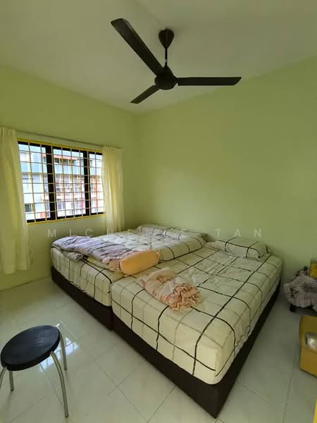 Flat for Sale at Lembah Maju Flat (RP1 RP2 RP3 RP4) - Michelle Tan - Bedroom - PropertyGuru.com.my