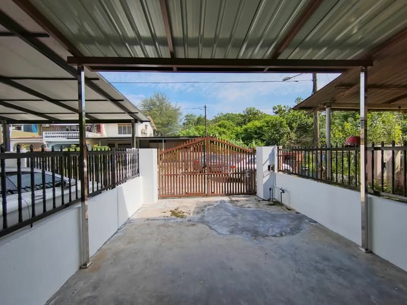 Rumah Teres 2 Tingkat untuk Dijual di Taman Johor Jaya (Johor Bahru) - Mikki Yeo - Exterior - PropertyGuru.com.my