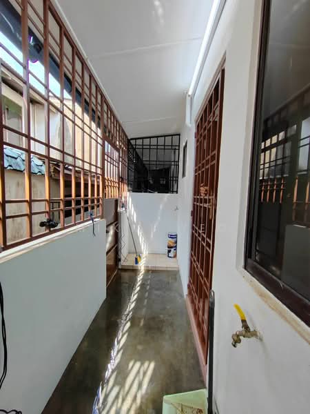 Rumah Teres 2 Tingkat untuk Dijual di Taman Johor Jaya (Johor Bahru) - Mikki Yeo - Corridor - PropertyGuru.com.my