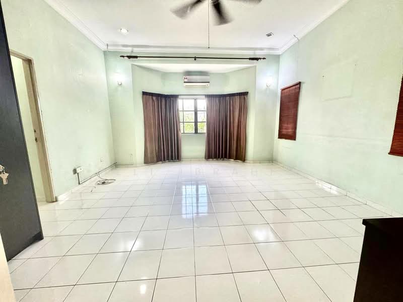 Rumah Teres 2 Tingkat untuk Dijual di Taman Kajang Utama (Kajang) - Azli Ibrahim - Living Room - PropertyGuru.com.my