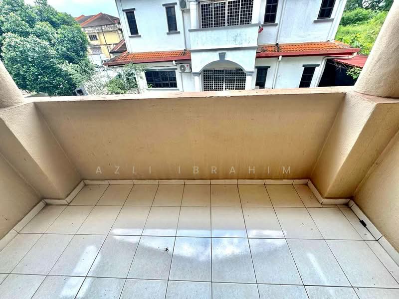 Rumah Teres 2 Tingkat untuk Dijual di Taman Kajang Utama (Kajang) - Azli Ibrahim - Balcony - PropertyGuru.com.my