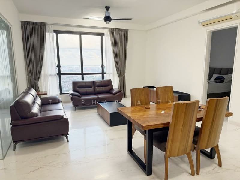 Servis Apartment untuk Disewa di Setia Sky 88 - Tryphaena Tan - Living Room - PropertyGuru.com.my
