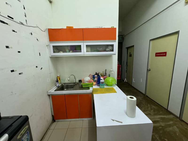 Kedai / Pejabat untuk Dijual di Kampung Teluk Baru (Kuantan) - Idham Che'Ali - Kitchen - PropertyGuru.com.my