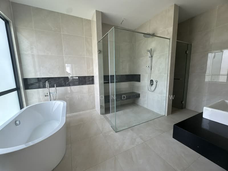 Semi-Detached House for Sale in Kota Damansara (Selangor) - Richmond Liew - Bathroom - PropertyGuru.com.my