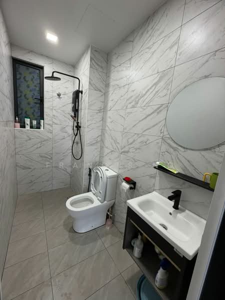 Service Residence for Sale at Kenwingston Avenue - Francis Ng - Bathroom - PropertyGuru.com.my