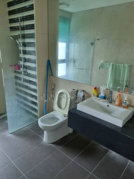 Condominium for Rent at LaCosta @ Sunway South Quay - Thanap Priyaa - Bathroom - PropertyGuru.com.my