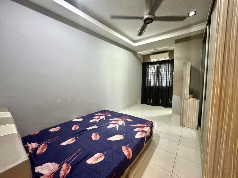 3-storey Terraced House for Sale in Sentosa Villa (Kajang) - Azli Ibrahim - Bedroom - PropertyGuru.com.my