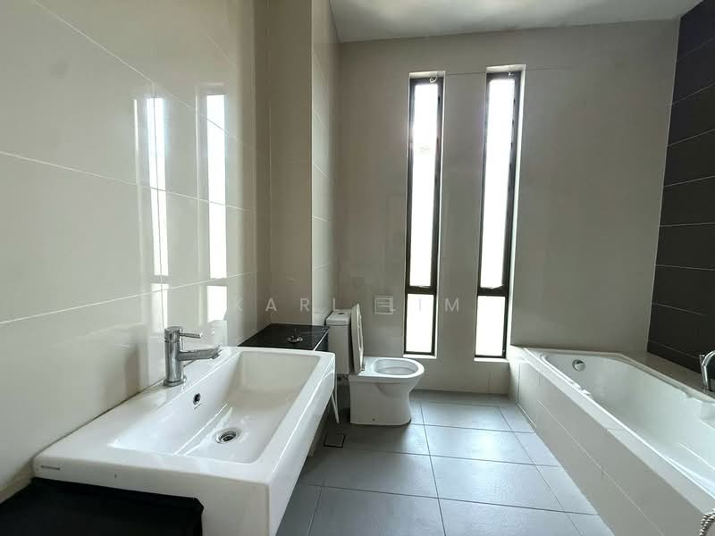 Rumah Kluster untuk Dijual di Taman Adda Heights (Tebrau) - Karl Lim - Bathroom - PropertyGuru.com.my