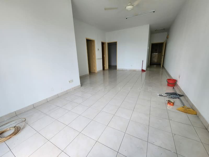 Pangsapuri untuk Dijual di Puteri Bayu Apartment - Andrew Neoh - Living Room - PropertyGuru.com.my